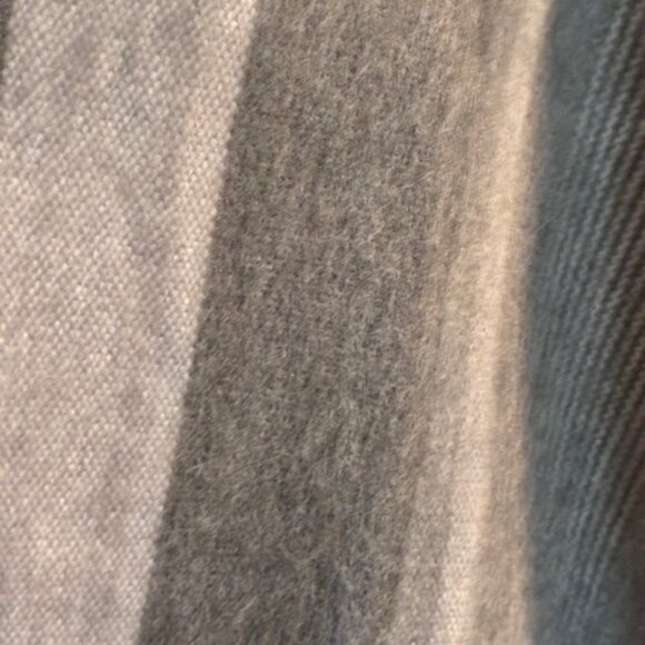 Unisex Large Grey Alpaca Scarf - EUC - Picture 8 of 10